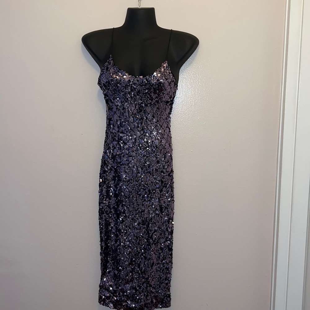 BEAUTIFUL SEQUIN BODYCON DRESS!